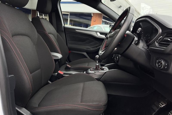 Used Ford Focus 2023 for sale - 76302642: Photo 17