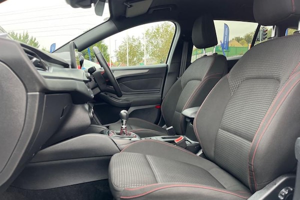Used Ford Focus 2023 for sale - 76302642: Photo 19