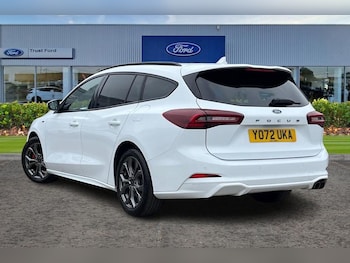 Used Ford Focus 2023 for sale - 76302642: Photo 2