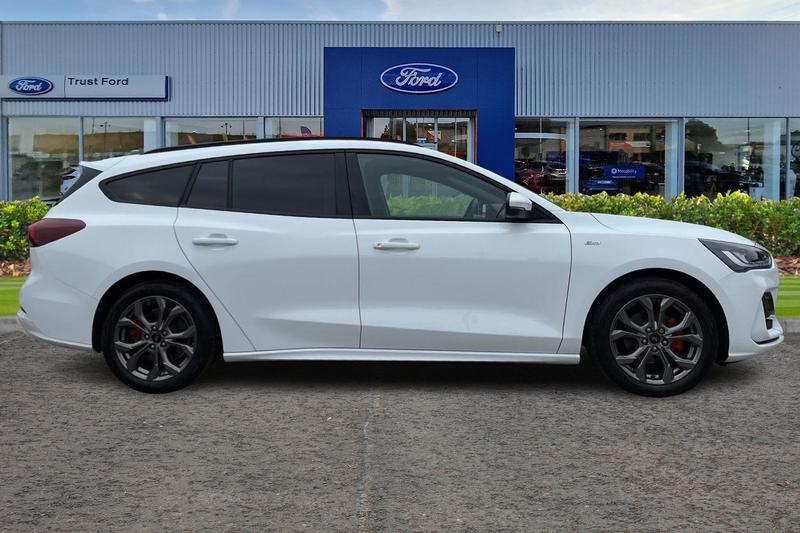 Used Ford Focus 2023 for sale - 76302642: Photo 3