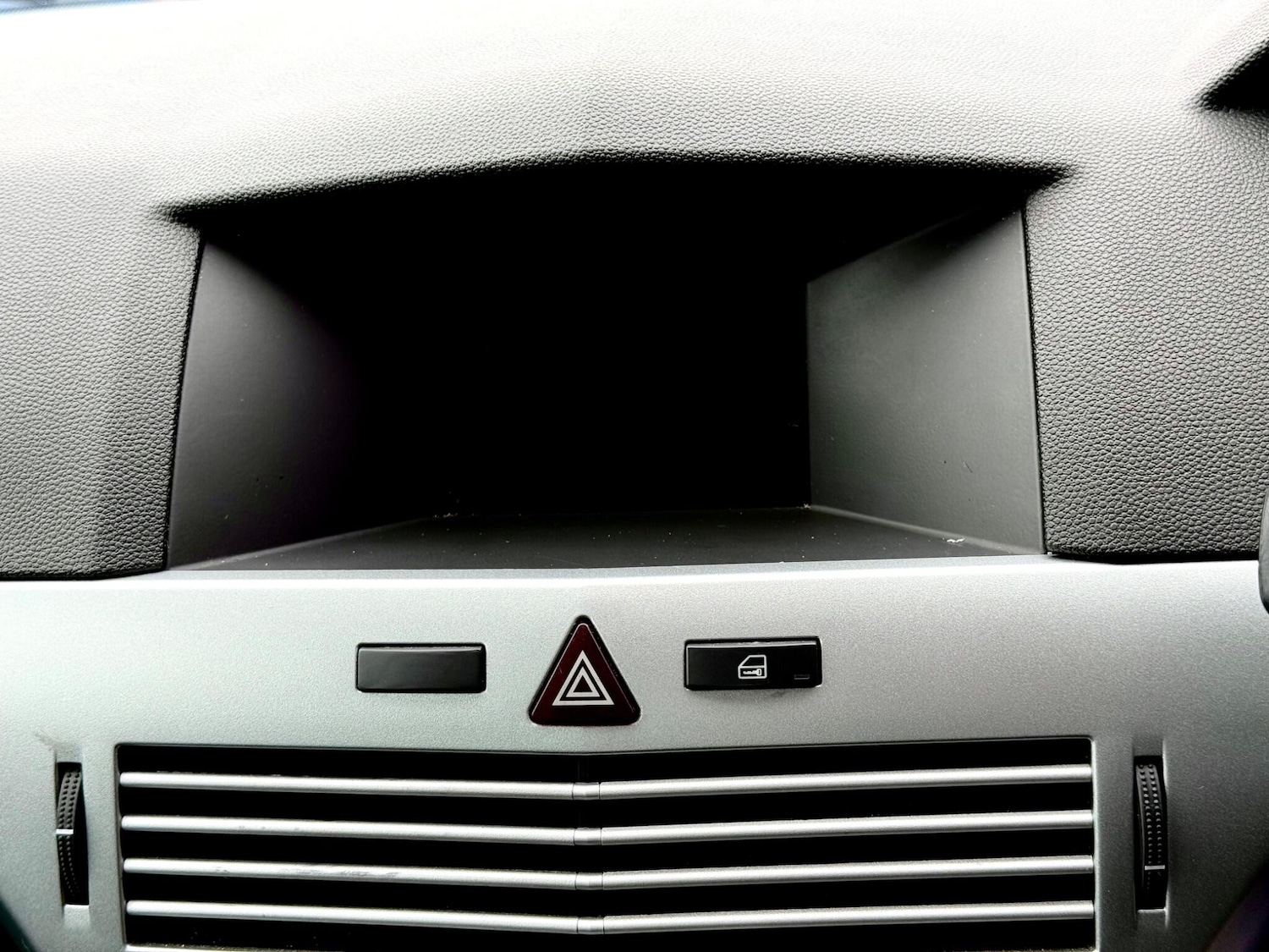 Used Vauxhall Astra 2008 for sale - 77695338: Photo 33