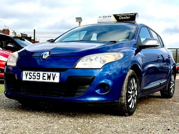 Used Renault Megane 2010 for sale - 77683525: Photo