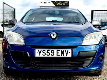 Used Renault Megane 2010 for sale - 77683525: Photo