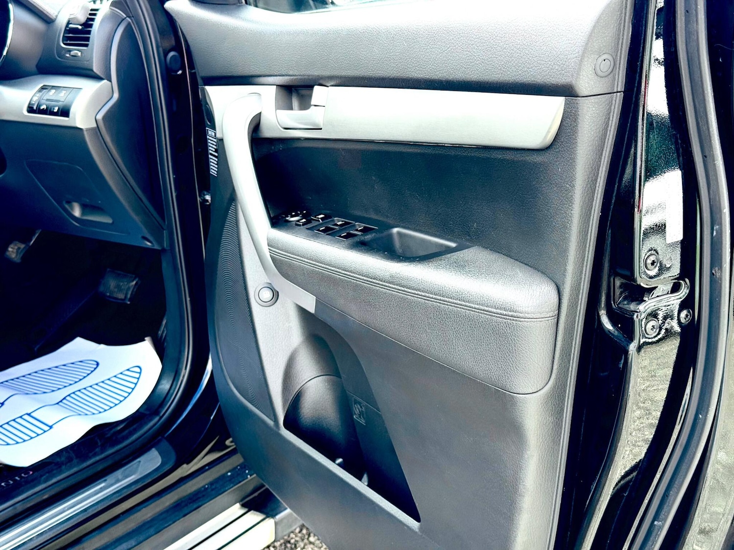 Used Kia Sorento 2011 for sale - 77637737: Photo 32