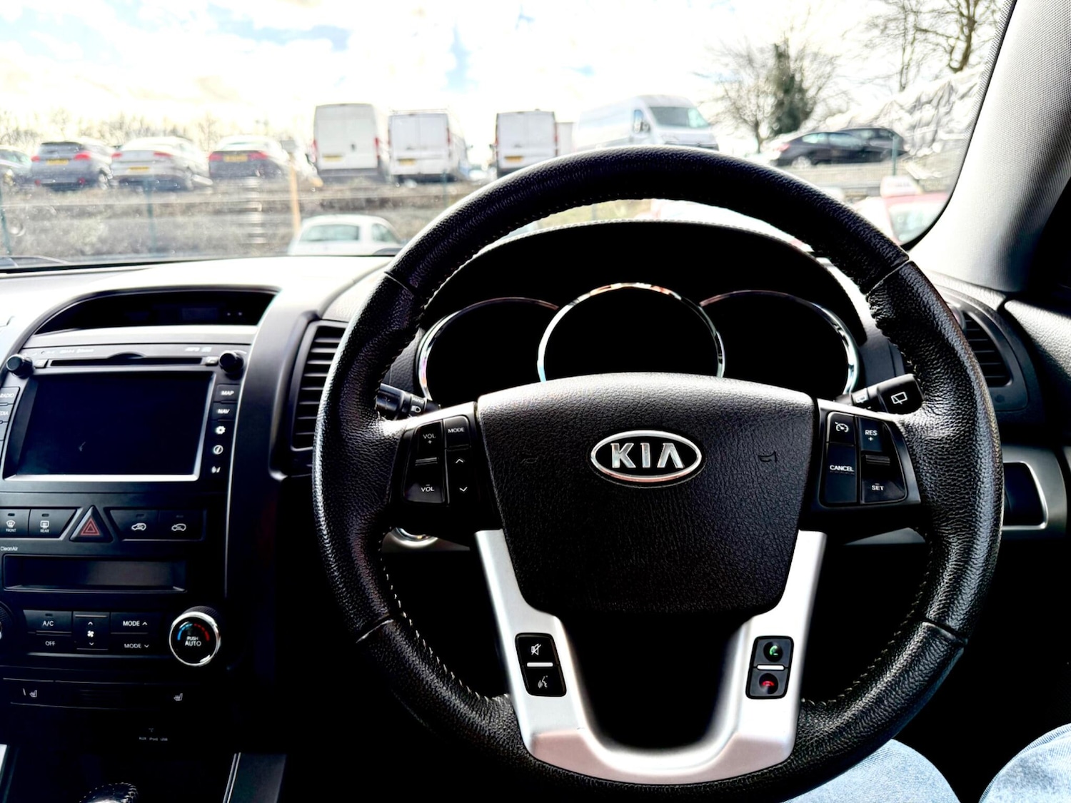 Used Kia Sorento 2011 for sale - 77637737: Photo 46
