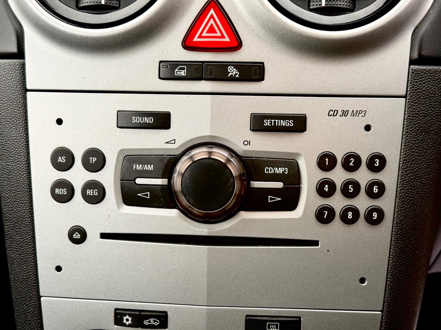 Used Vauxhall Corsa 2009 for sale - 77585998: Photo 28