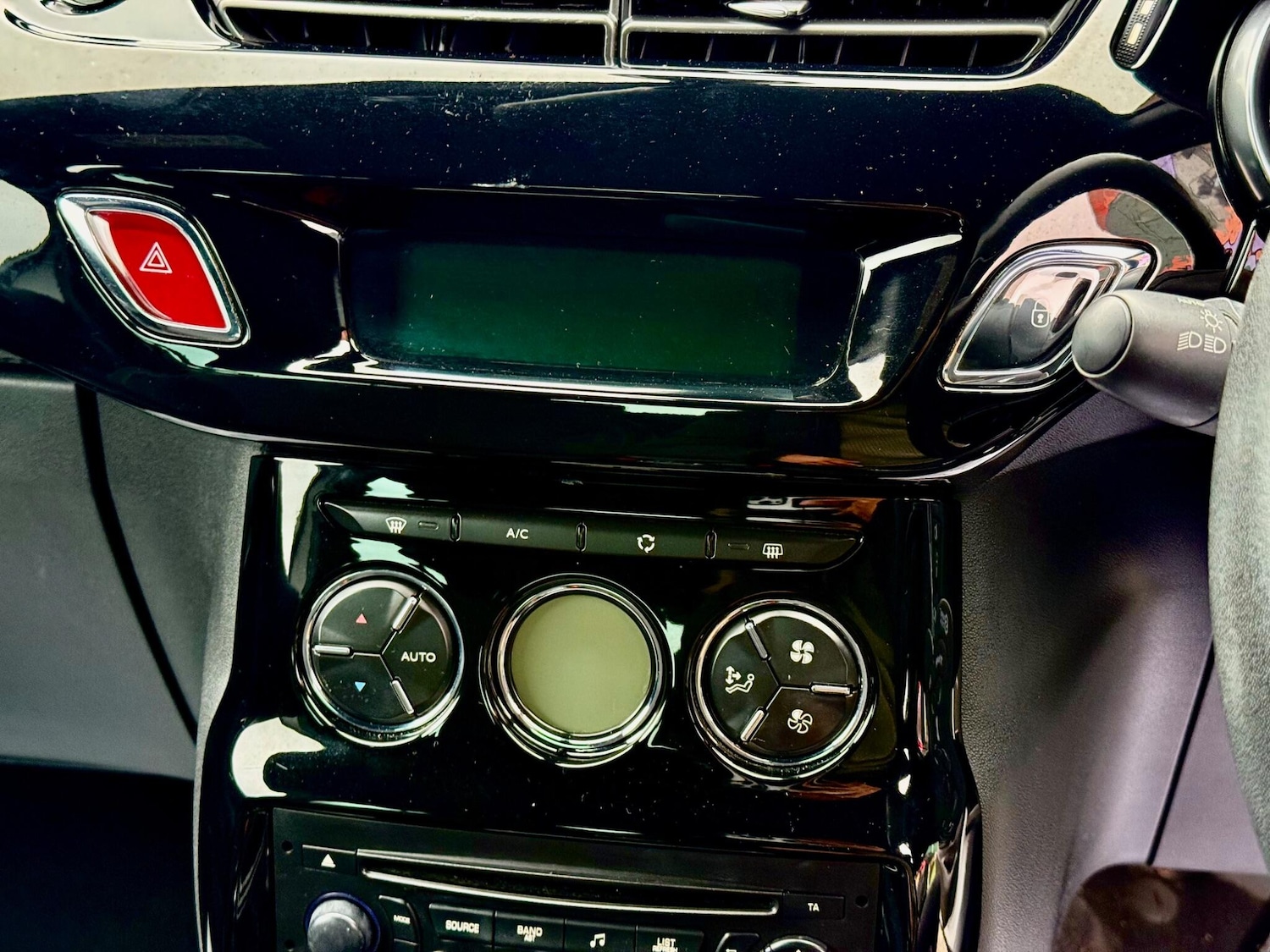 Used Citroen DS3 2015 for sale - 77538056: Photo 35