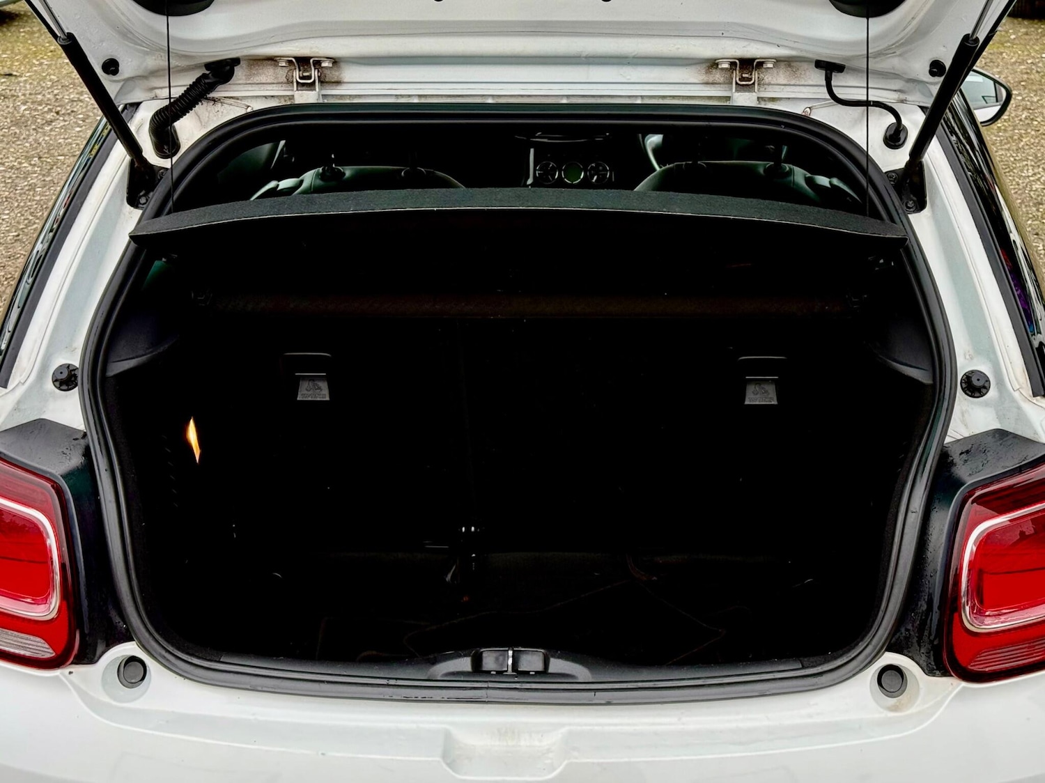 Used Citroen DS3 2015 for sale - 77538056: Photo 36