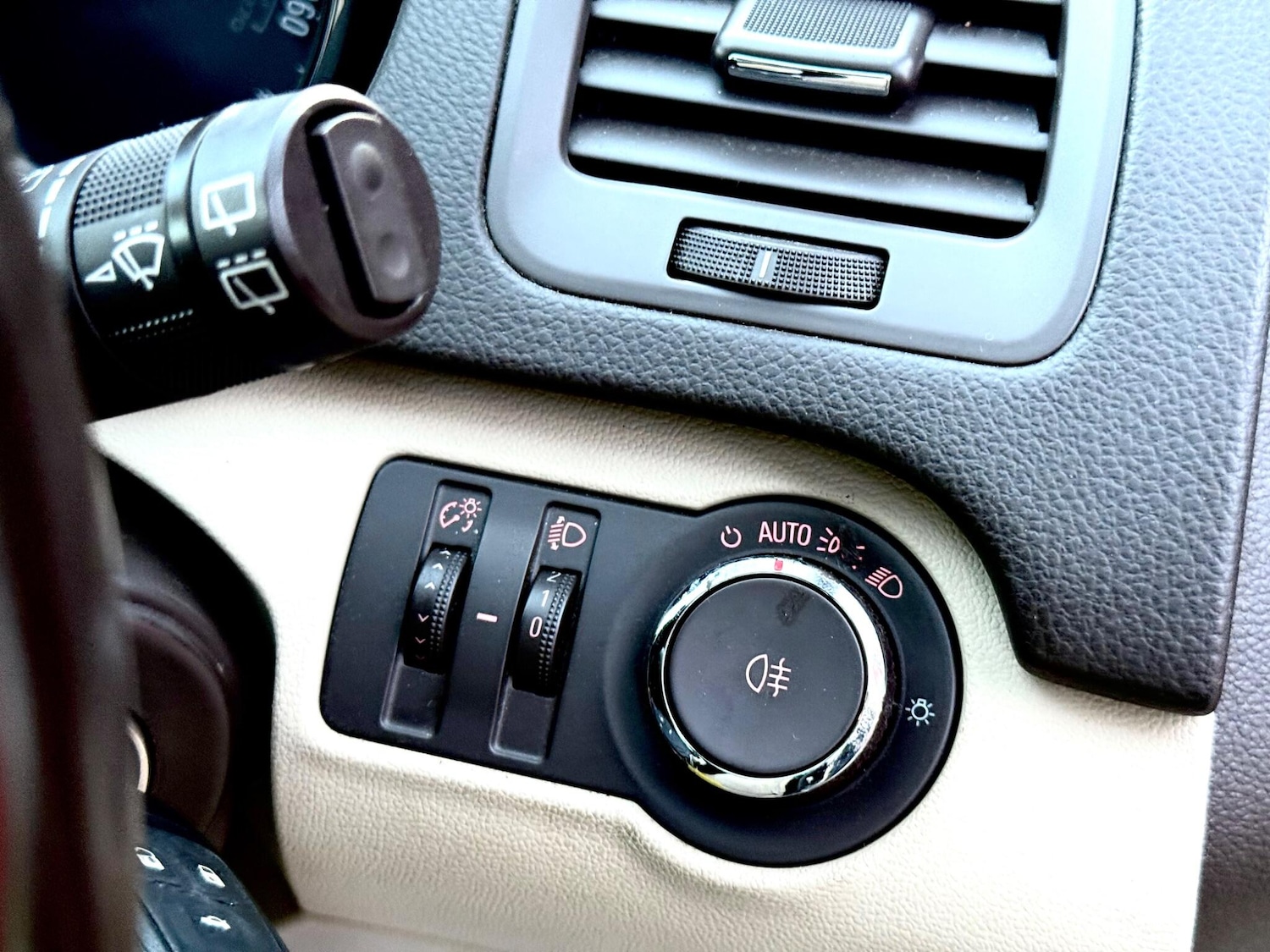 Used Vauxhall Insignia 2010 for sale - 77695780: Photo 27