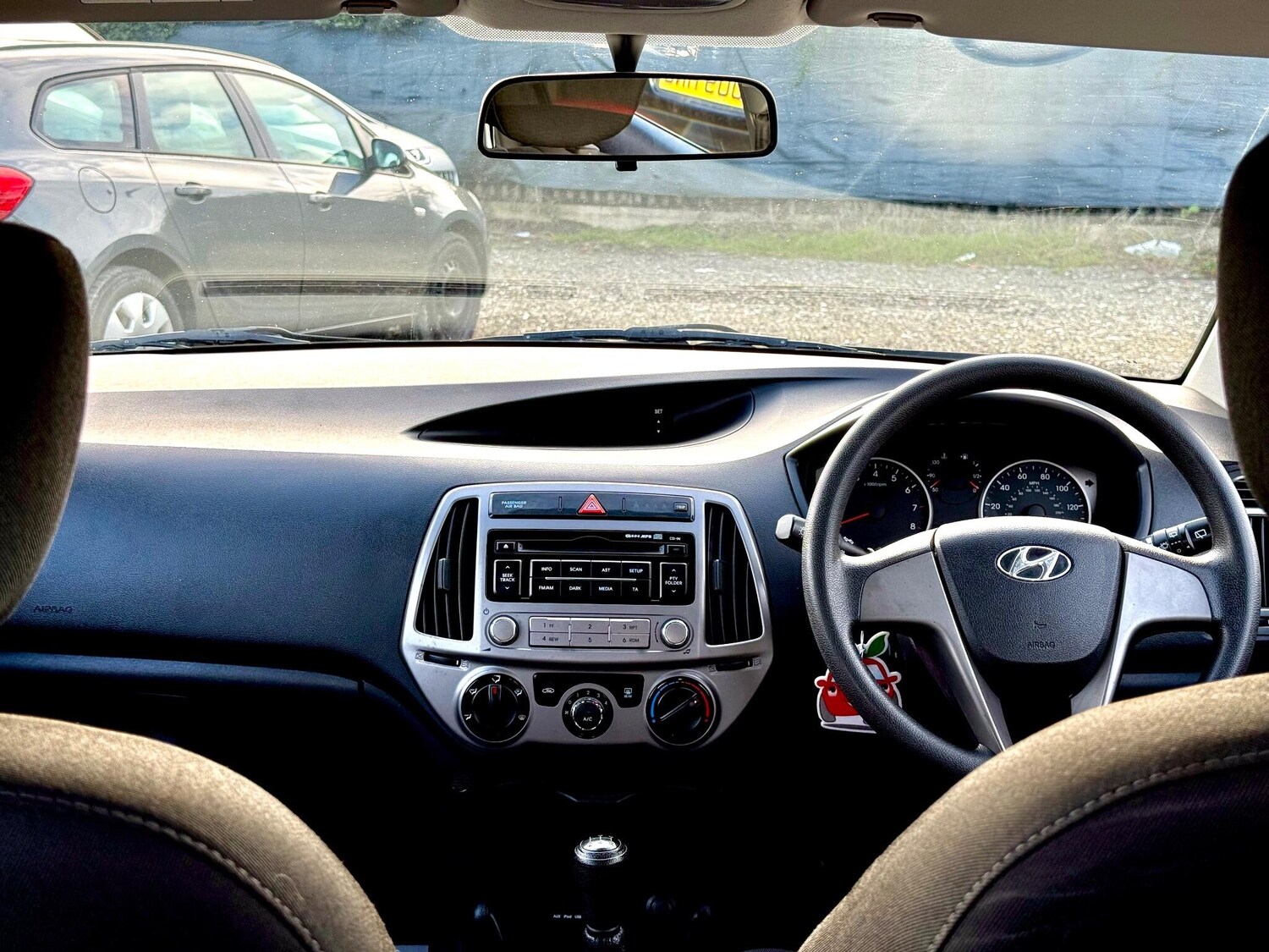 Used Hyundai i20 2014 for sale - 77358700: Photo 18