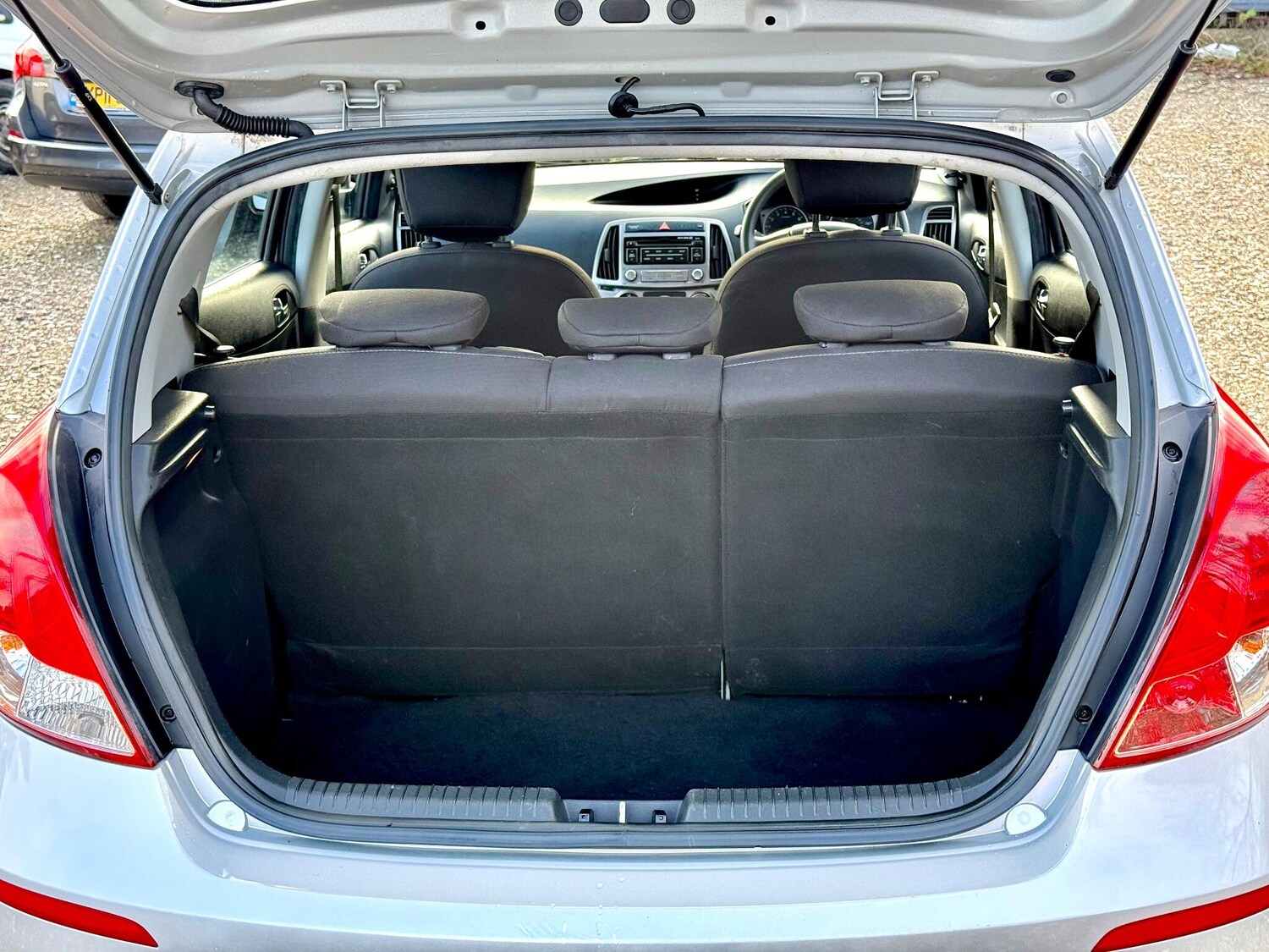 Used Hyundai i20 2014 for sale - 77358700: Photo 33