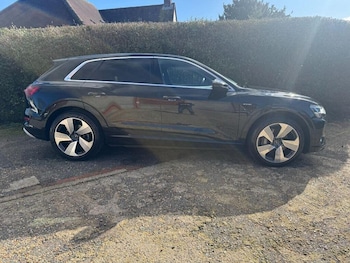 Used Audi e-tron 2021 for sale - 77744347: Photo