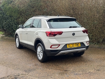 Used Volkswagen T-Roc 2022 for sale - 77796916: Photo