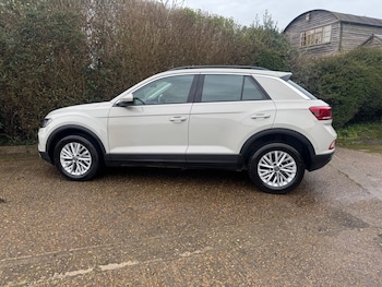 Used Volkswagen T-Roc 2022 for sale - 77796916: Photo