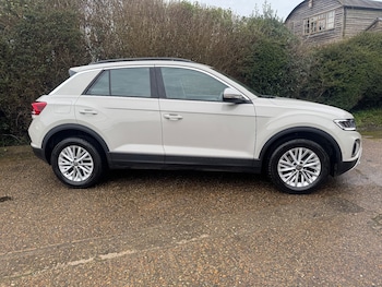 Used Volkswagen T-Roc 2022 for sale - 77796916: Photo