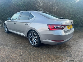 Used Skoda Superb 2018 for sale - 77289575: Photo