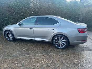 Used Skoda Superb 2018 for sale - 77289575: Photo