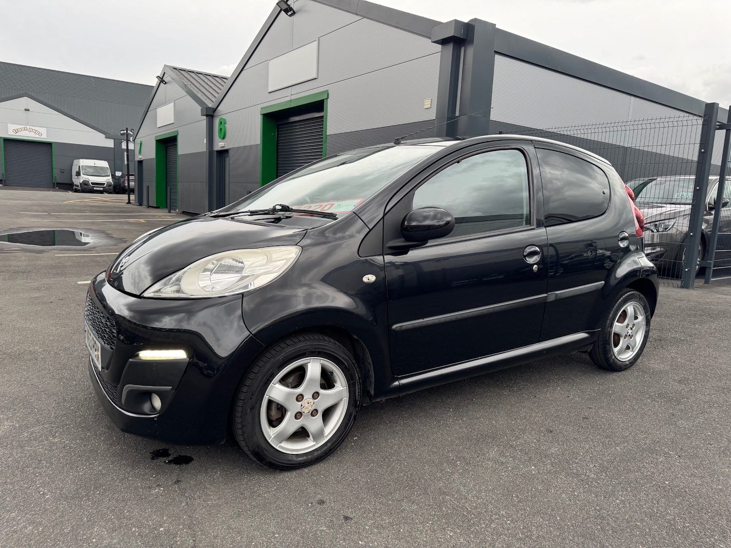 Used Peugeot 107 2013 for sale - 76410309: Photo 10