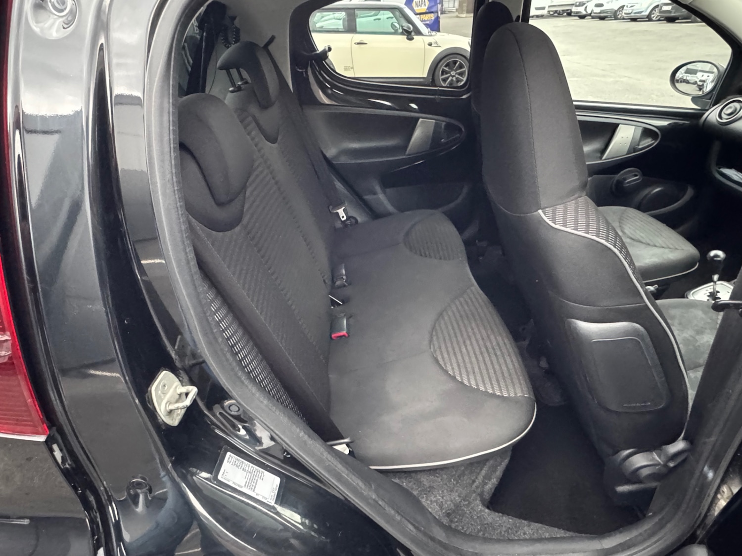 Used Peugeot 107 2013 for sale - 76410309: Photo 14