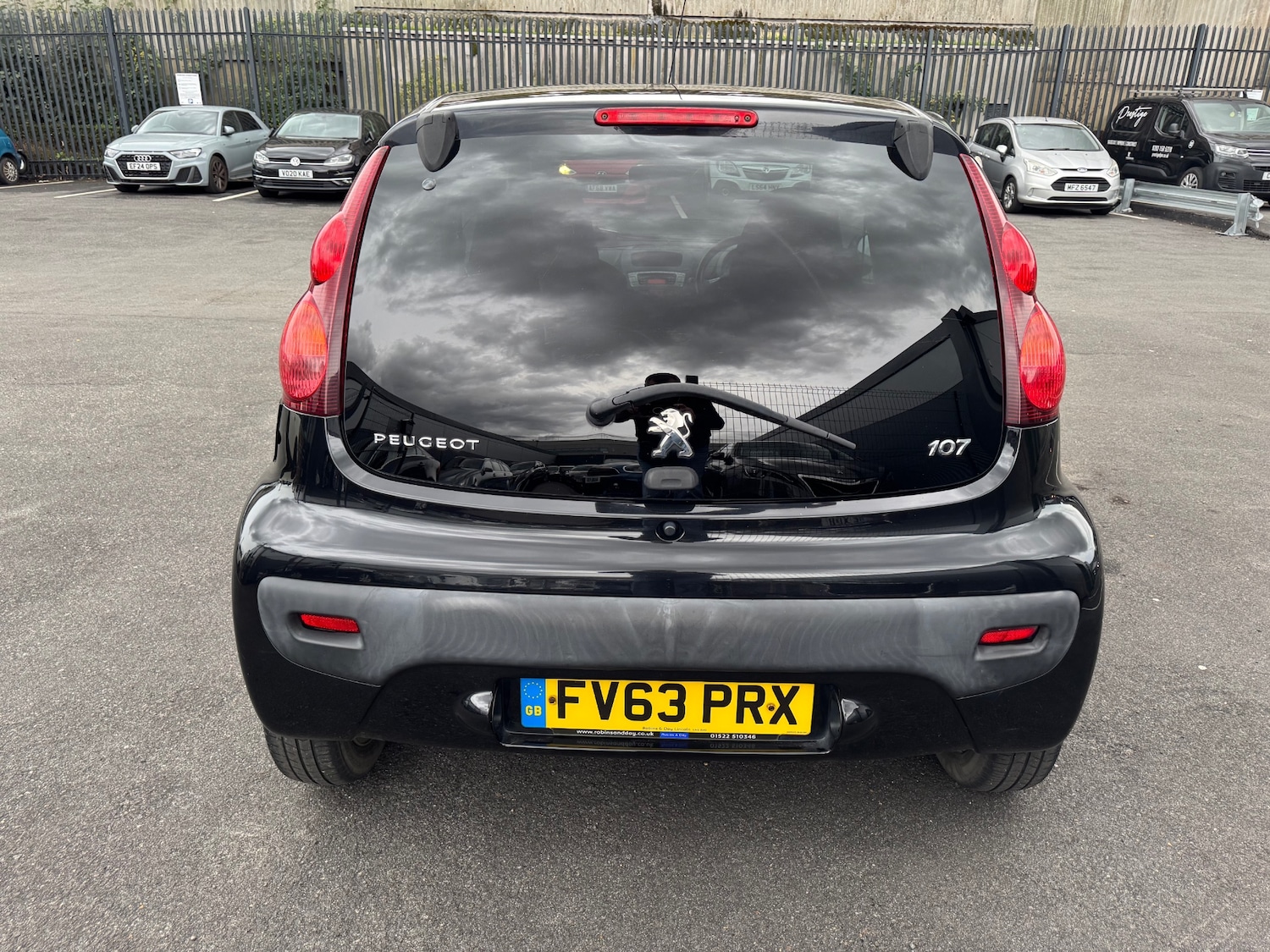 Used Peugeot 107 2013 for sale - 76410309: Photo 6