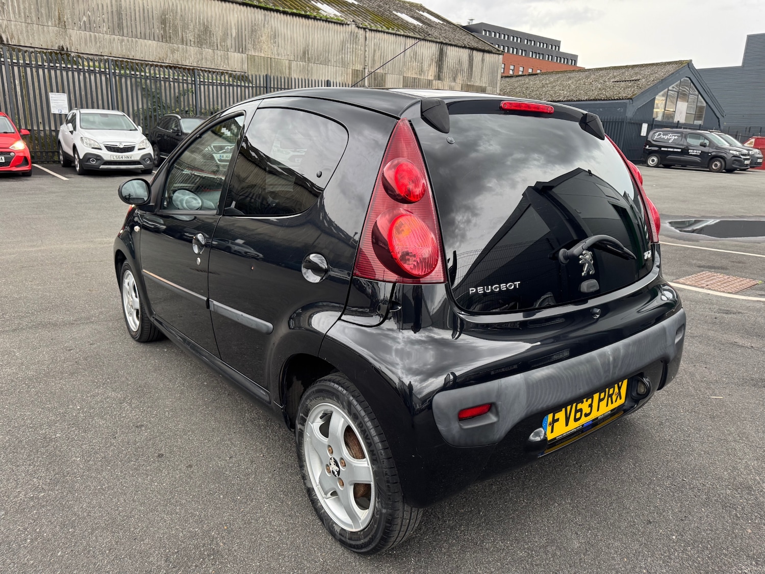 Used Peugeot 107 2013 for sale - 76410309: Photo 7