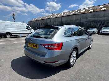 Used Skoda Superb 2018 for sale - 75399587: Photo