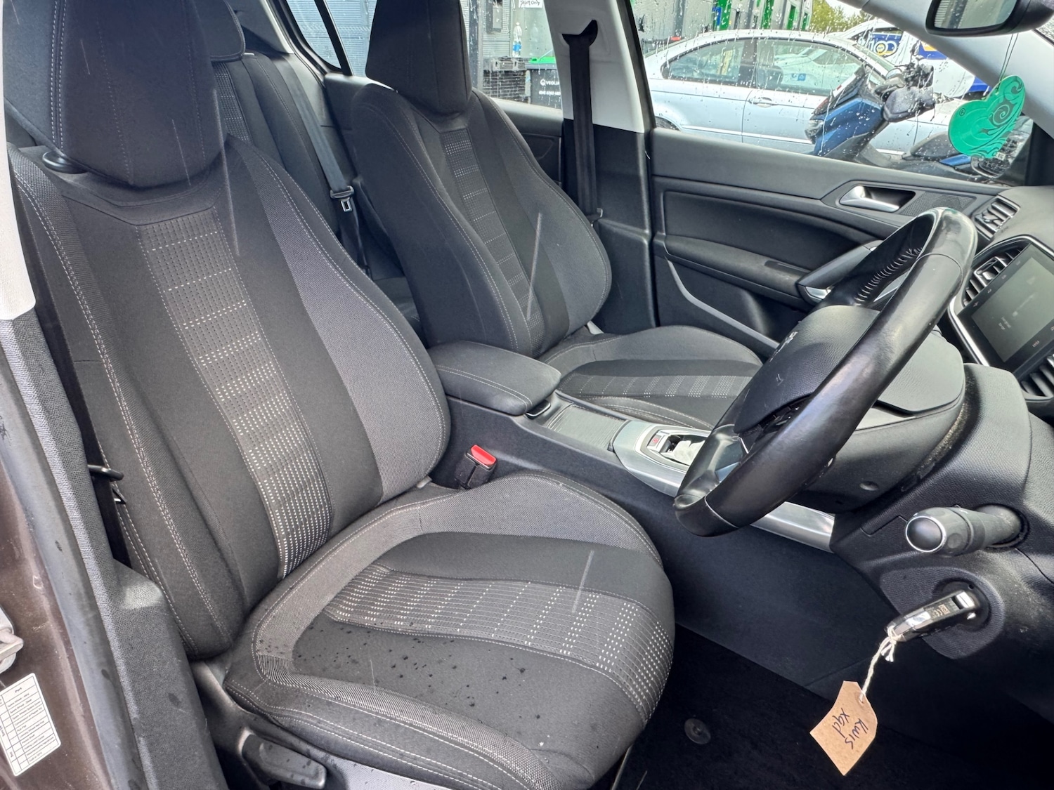 Used Peugeot 308 2015 for sale - 76410312: Photo 13