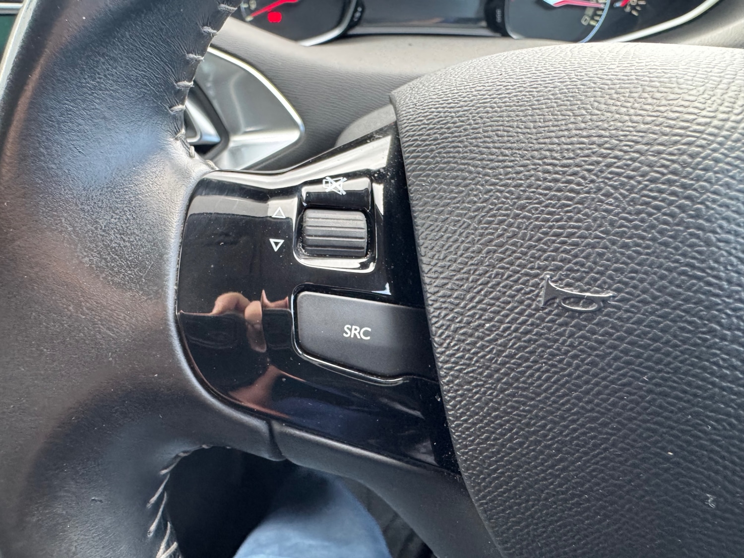 Used Peugeot 308 2015 for sale - 76410312: Photo 18