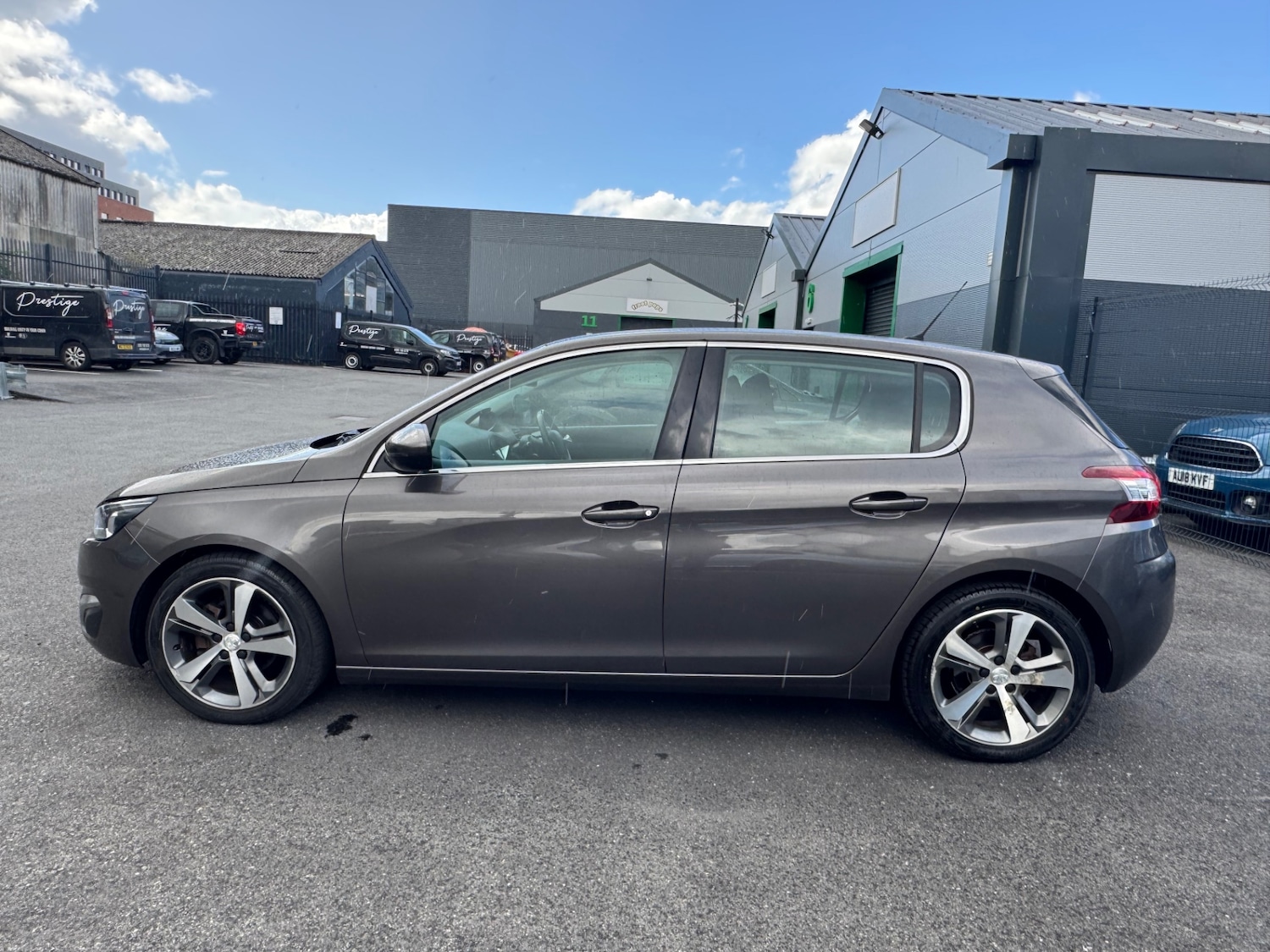 Used Peugeot 308 2015 for sale - 76410312: Photo 9