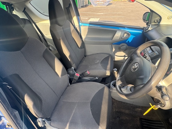 Used Toyota AYGO 2011 for sale - 75621444: Photo 10