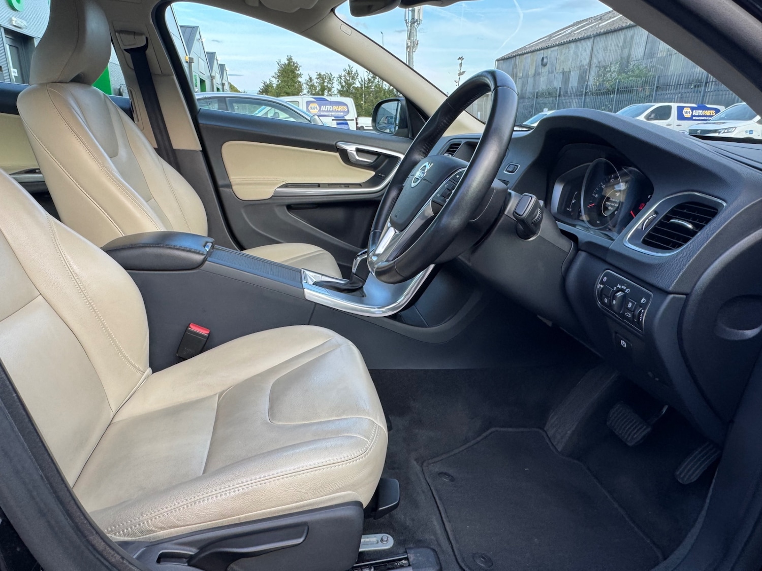 Used Volvo S60 2016 for sale - 76433767: Photo 14