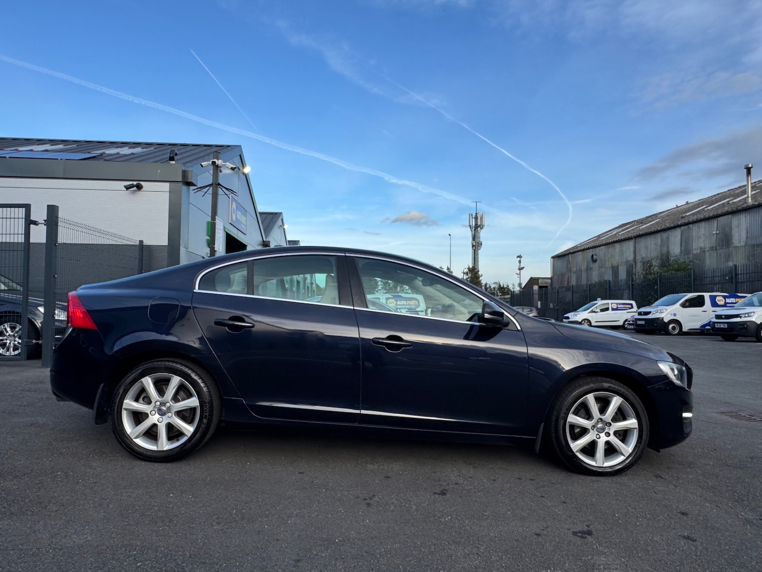 Used Volvo S60 2016 for sale - 76433767: Photo 3