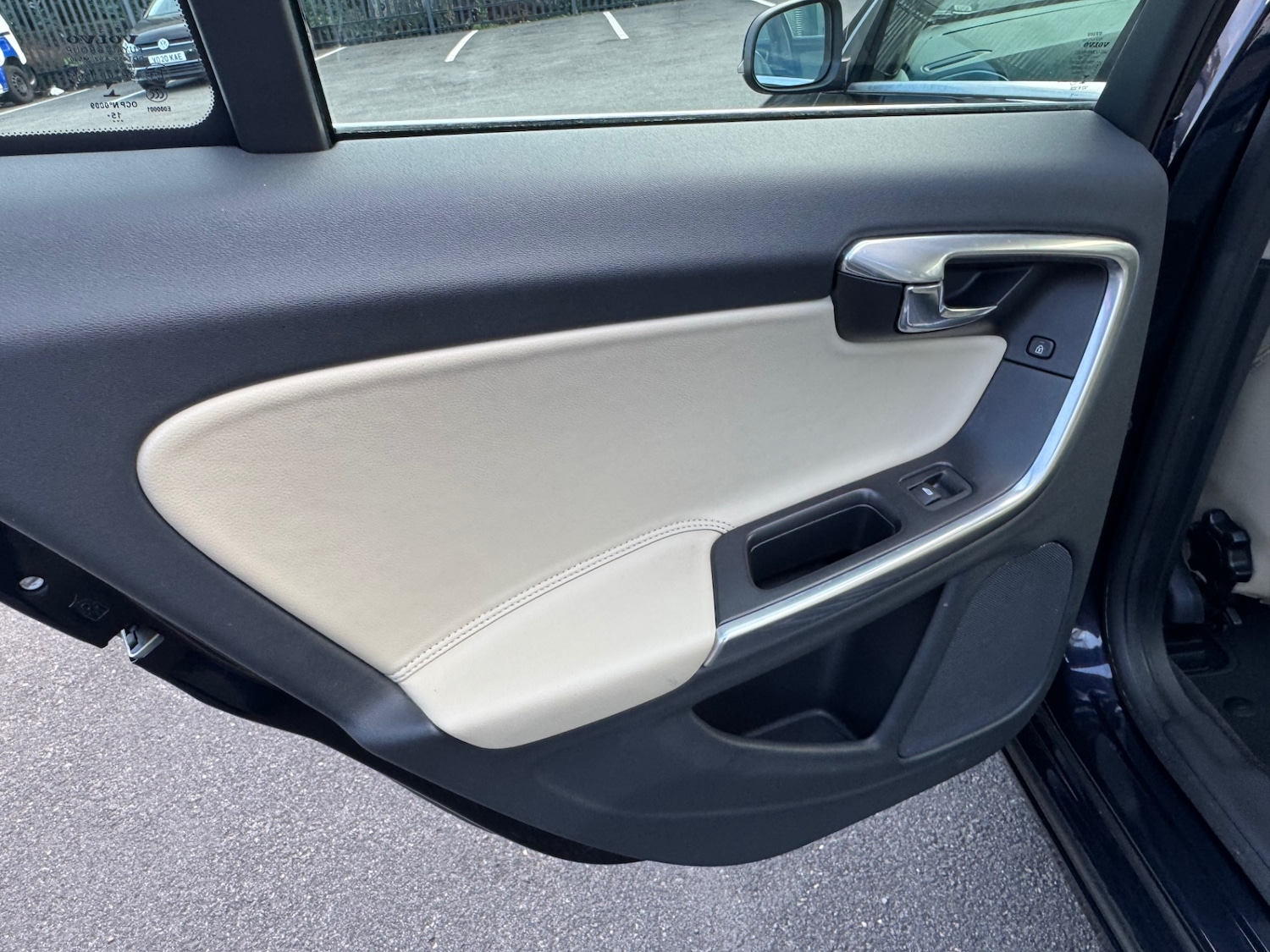 Used Volvo S60 2016 for sale - 76433767: Photo 38