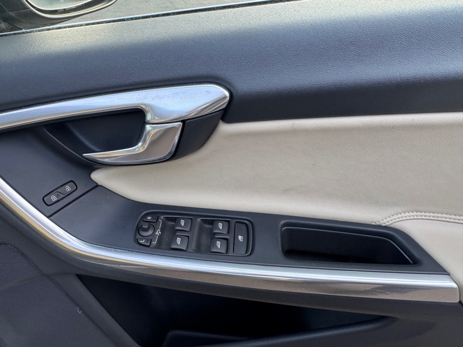 Used Volvo S60 2016 for sale - 76433767: Photo 40