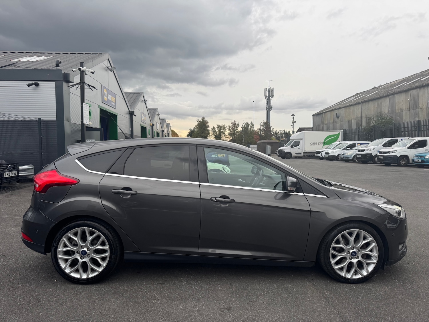 Used Ford Focus 2016 for sale - 76410310: Photo 3