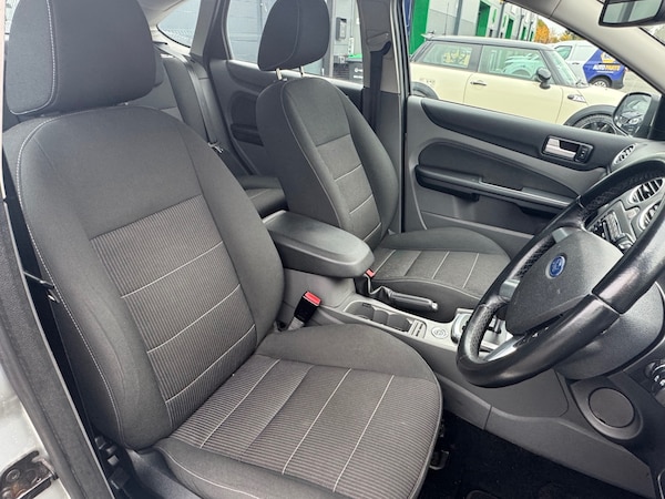 Used Ford Focus 2010 for sale - 76299338: Photo 13