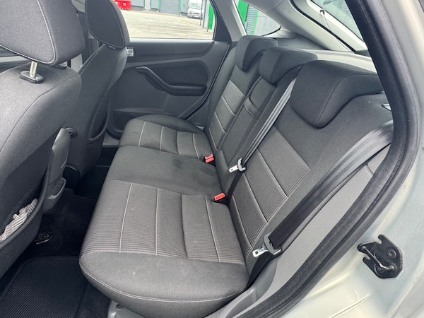 Used Ford Focus 2010 for sale - 76299338: Photo 16