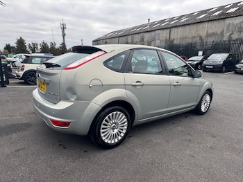 Used Ford Focus 2010 for sale - 76299338: Photo 4