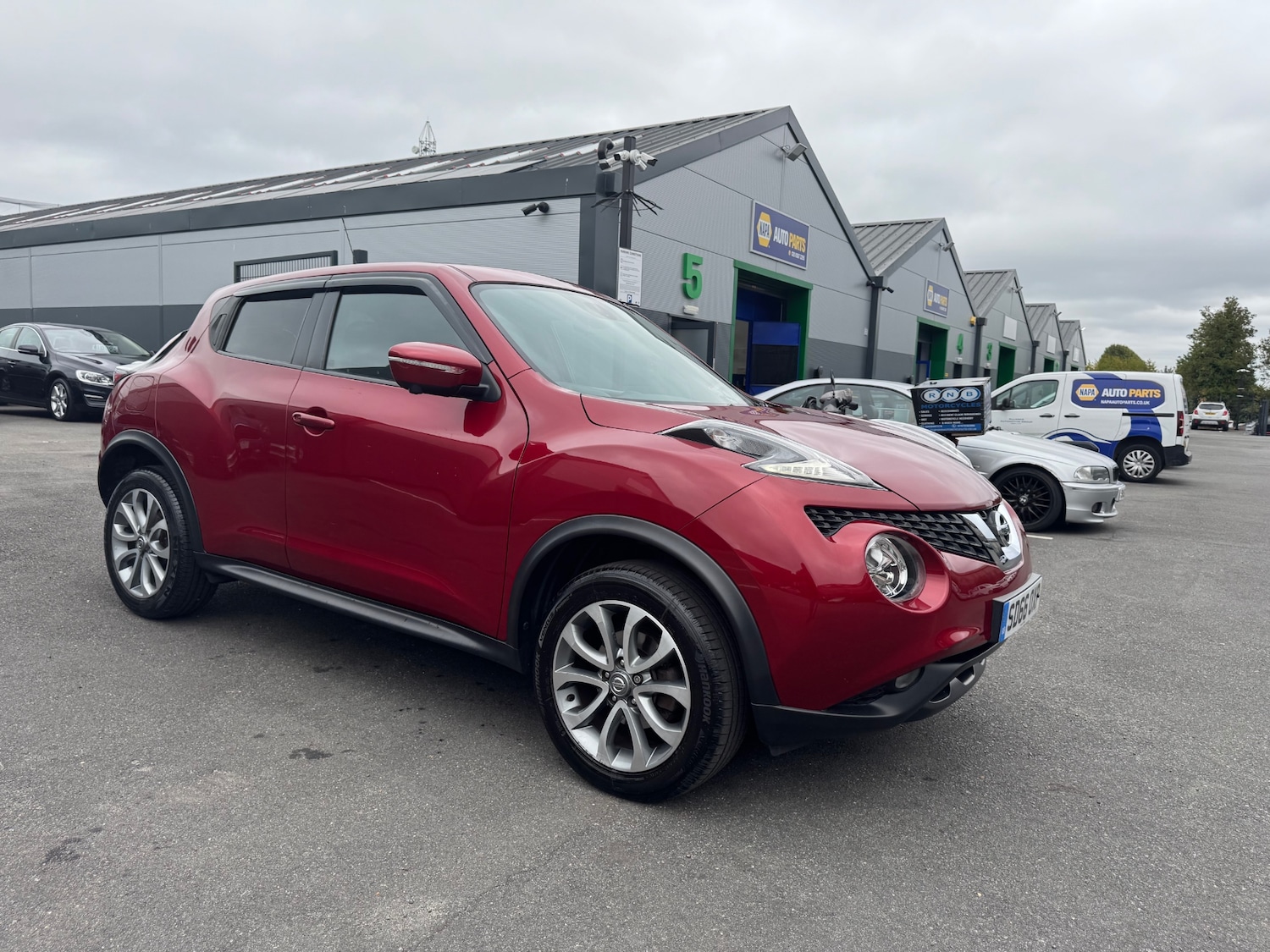 Used Nissan Juke 2016 for sale - 76305678: Photo 2