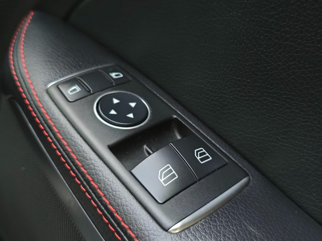 Used Mercedes-Benz SLK 2014 for sale - 77517212: Photo 26