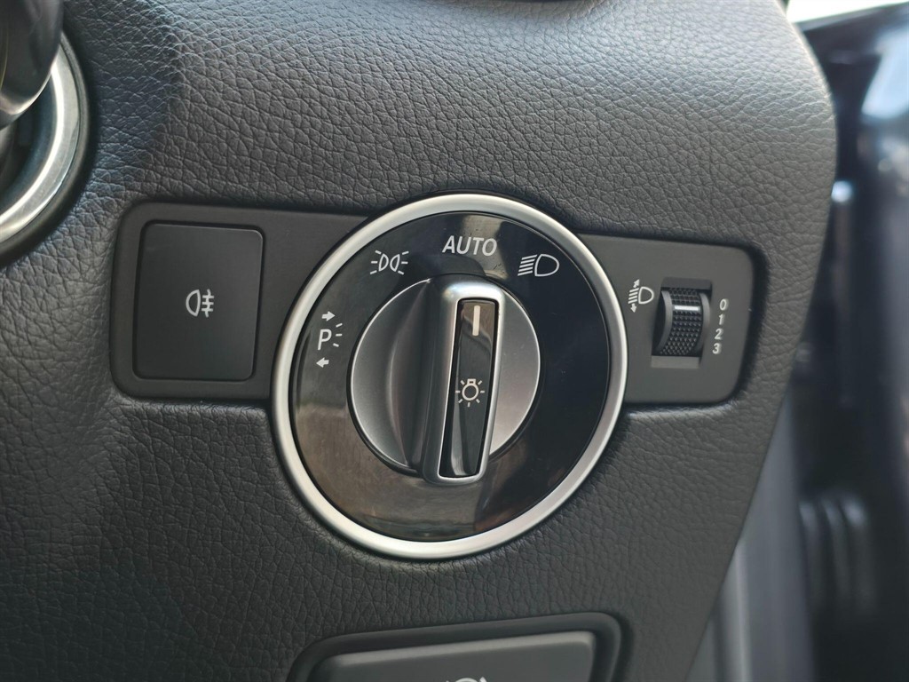 Used Mercedes-Benz SLK 2014 for sale - 77517212: Photo 28