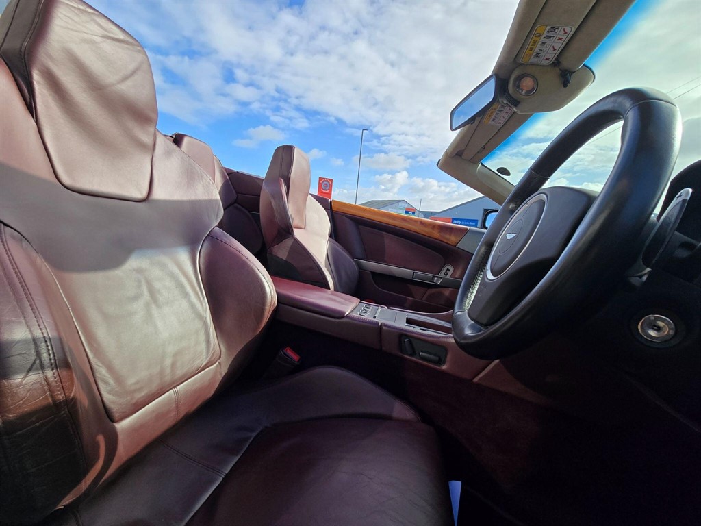 Used Aston Martin DB9 2005 for sale - 77965538: Photo 23