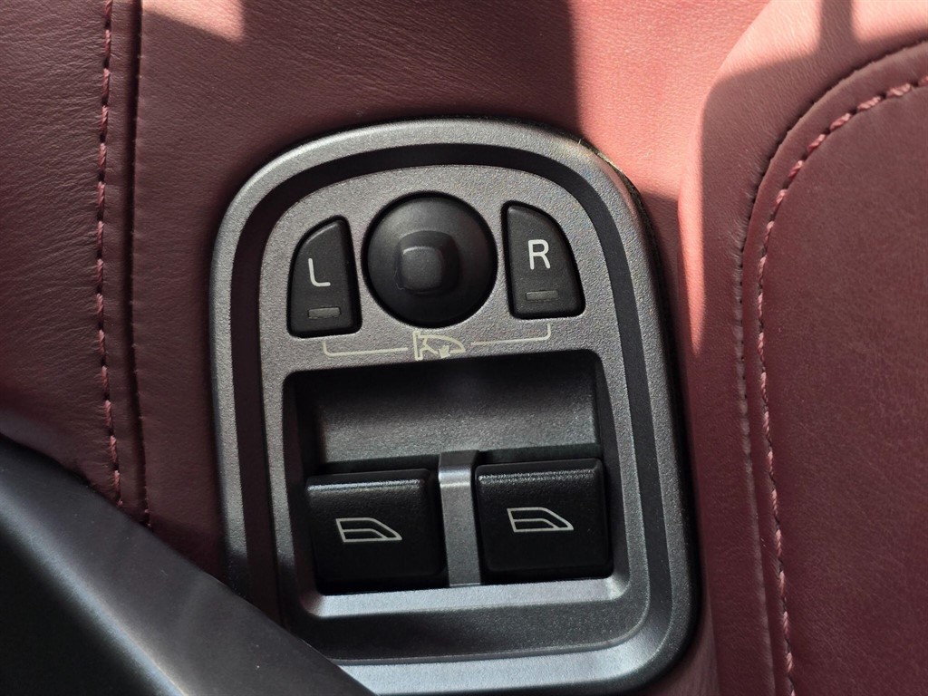 Used Aston Martin DB9 2005 for sale - 77965538: Photo 27