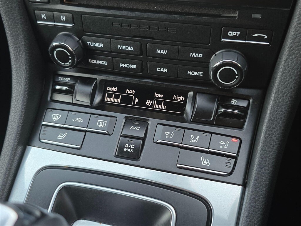 Used Porsche 718 Cayman 2019 for sale - 77517221: Photo 32