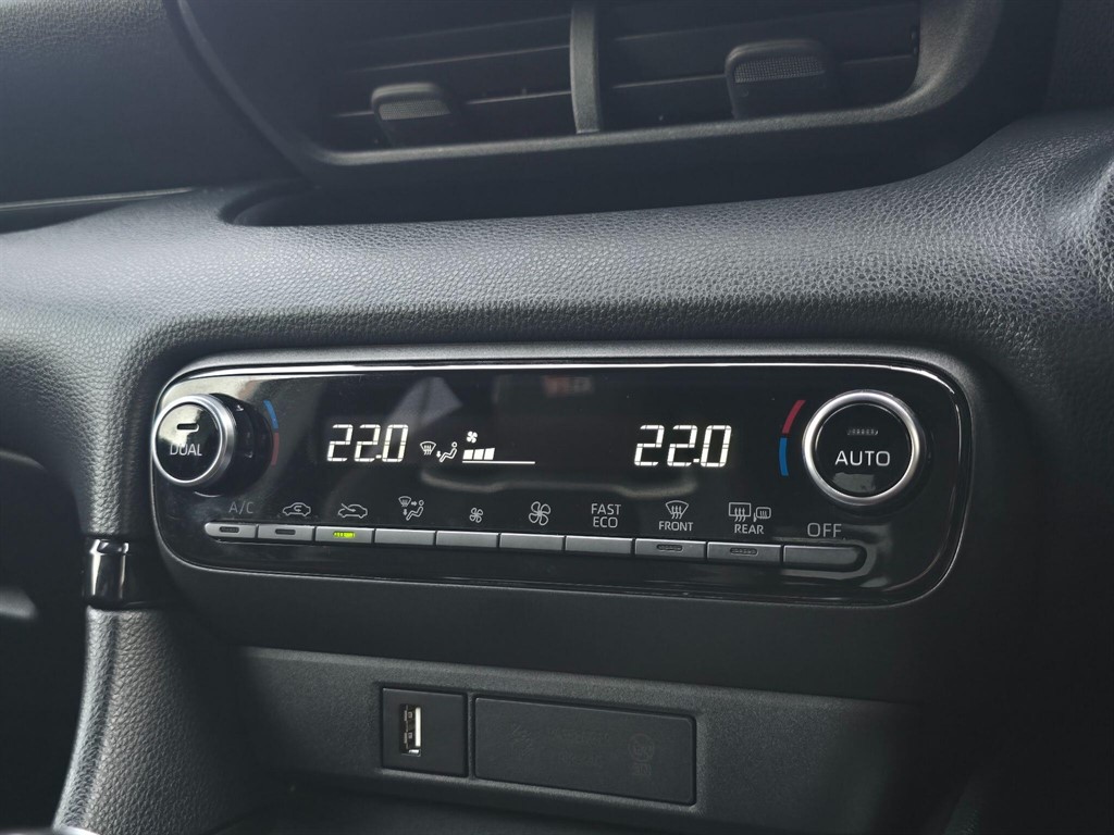 Used Toyota Yaris 2021 for sale - 77965537: Photo 40