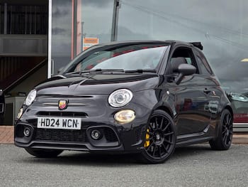 Used Abarth 695 2024 for sale - 79761987: Photo