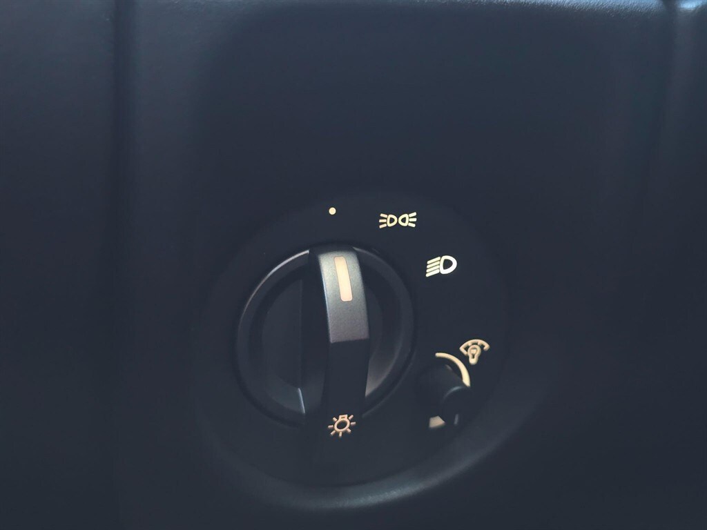 Used Aston Martin DB9 2006 for sale - 77517225: Photo 28