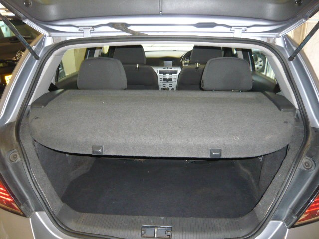 Used Vauxhall Astra 2010 for sale - 76918087: Photo 6