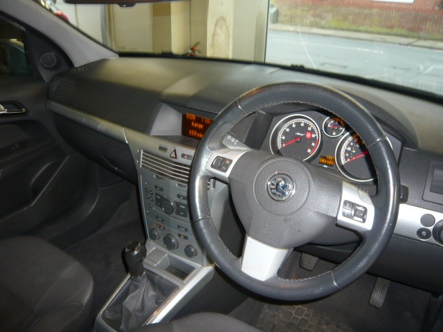 Used Vauxhall Astra 2010 for sale - 76918087: Photo 7