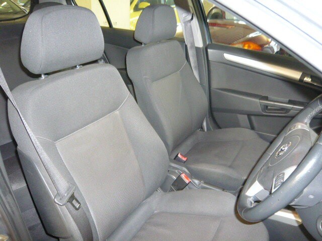 Used Vauxhall Astra 2010 for sale - 76918087: Photo 8